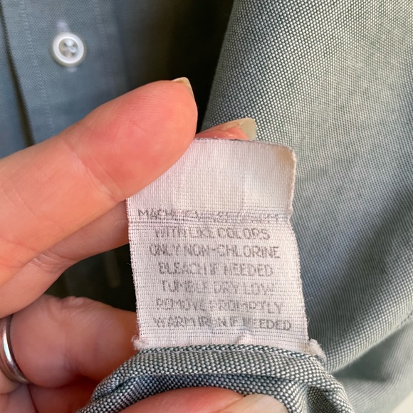 LL Bean Men's Button Down Shirt Green Wrinkle Resistant Short Sleeve 16 Reg - Picture 4 of 5